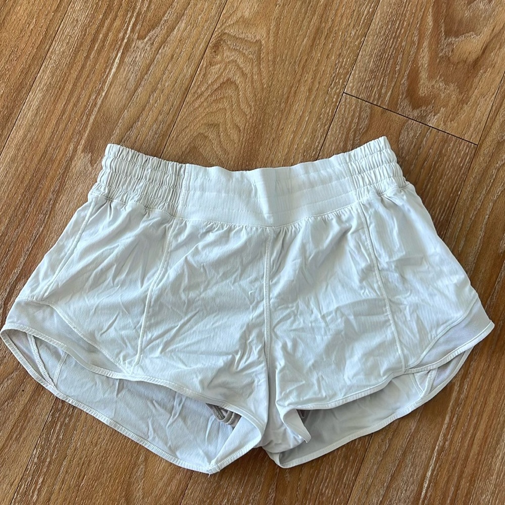 Lululemon Hotty Hot Shorts High Rise 2.5”